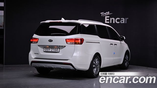 Kia Canival 2015 — photo 2