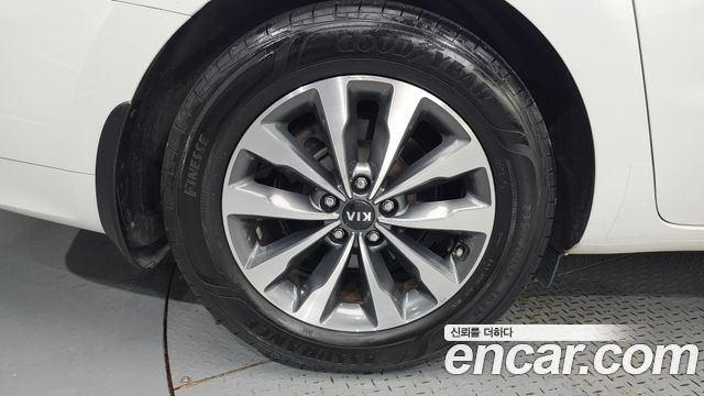 Kia Canival 2015 — photo 5