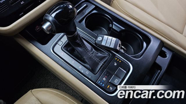 Kia Canival 2015 — photo 9