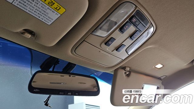 Kia Canival 2015 — photo 19