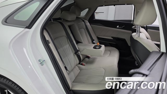 Kia K5 2025 — photo 17