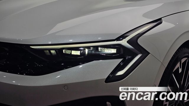 Kia K5 2025 — photo 8