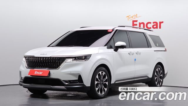 Kia Canival 2023 — photo 1