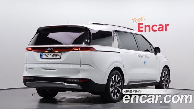 Kia Canival 2023 — photo 2