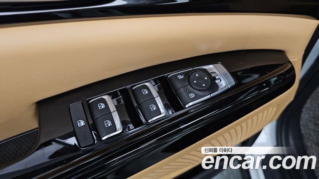 Kia Canival 2023 — photo 16