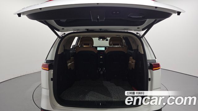 Kia Canival 2023 — photo 20