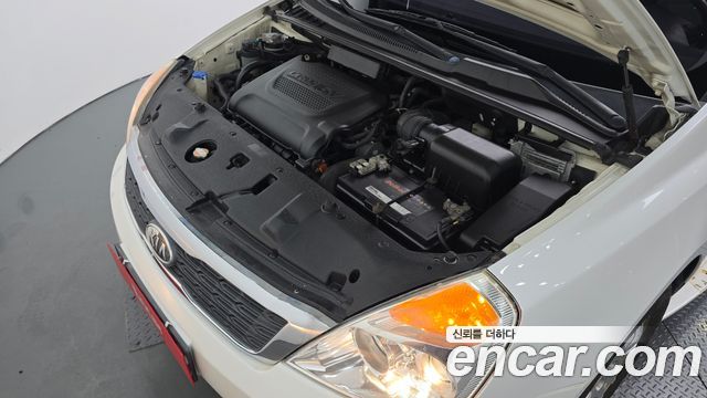 Kia Canival 2012 — photo 6