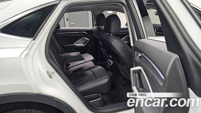 Audi Q3 2023 — photo 17