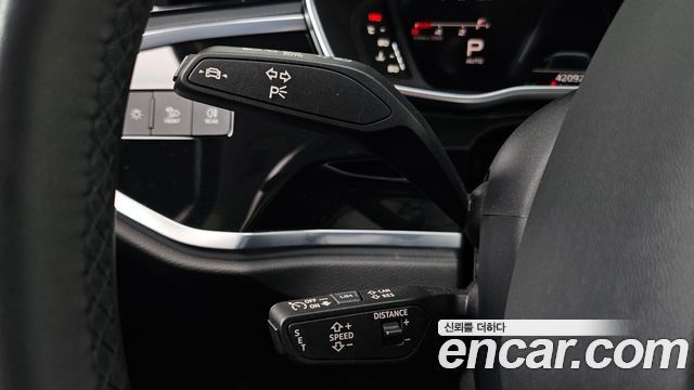 Audi Q3 2023 — photo 28