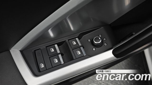 Audi Q3 2023 — photo 29
