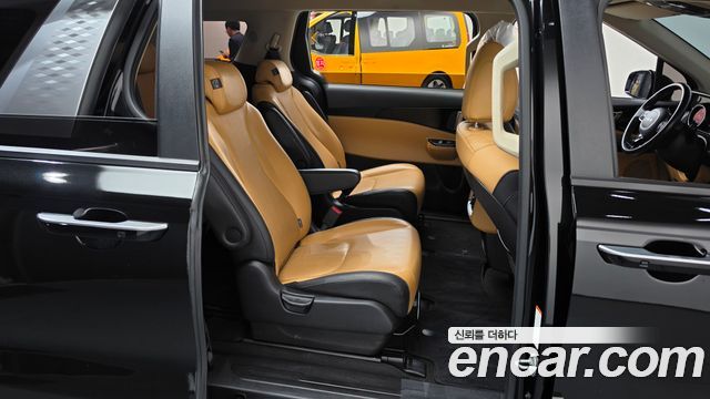 Kia Canival 2022 — photo 17