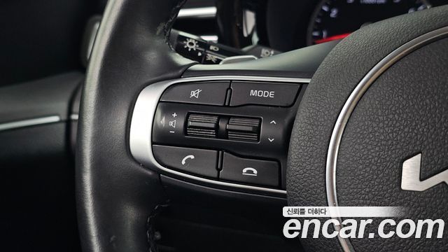 Kia K5 2023 — photo 24