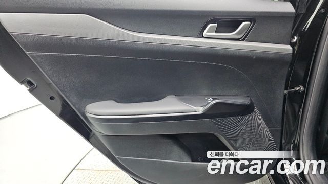 Kia K5 2023 — photo 15