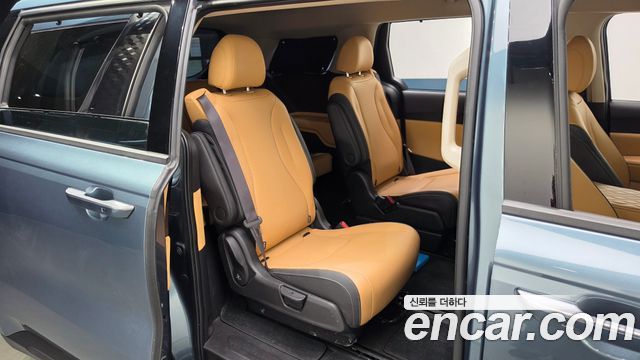 Kia Canival 2023 — photo 17