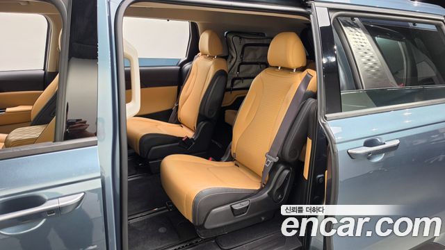 Kia Canival 2023 — photo 18