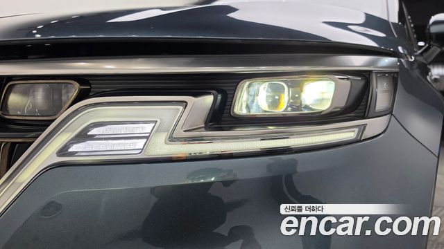 Kia Canival 2023 — photo 8