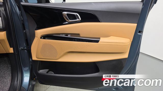 Kia Canival 2023 — photo 14