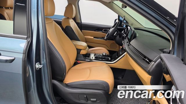 Kia Canival 2023 — photo 16