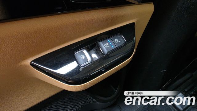 Kia Canival 2023 — photo 29