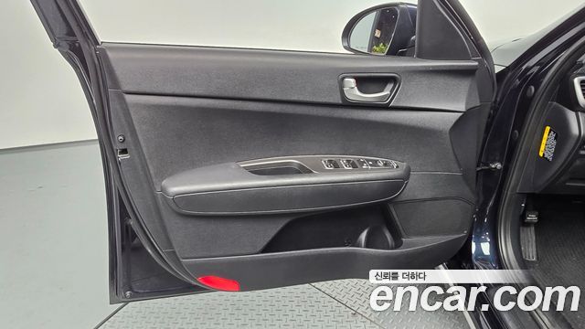Kia K5 2016 — photo 14