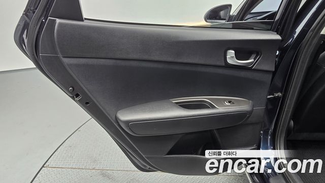 Kia K5 2016 — photo 15