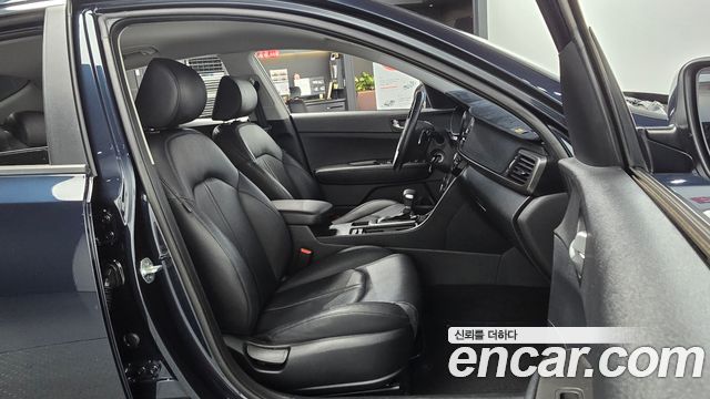 Kia K5 2016 — photo 16