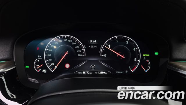 BMW 5-Series 2019 — photo 8
