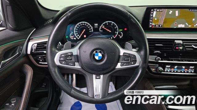 BMW 5-Series 2019 — photo 12
