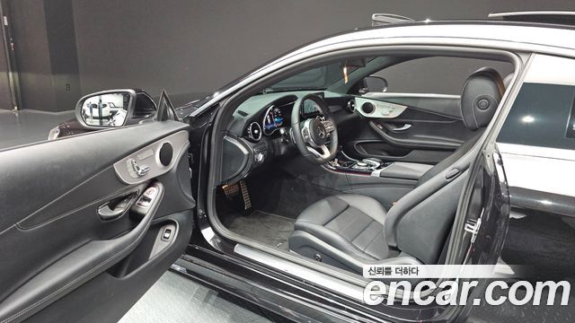 Mercedes-Benz C-Class 2020 — photo 13