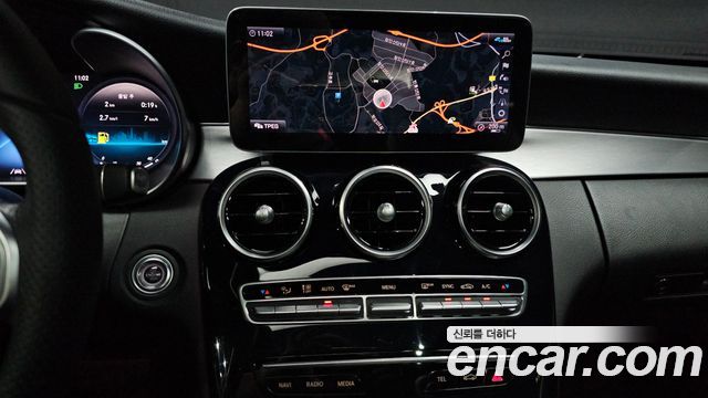 Mercedes-Benz C-Class 2020 — photo 22