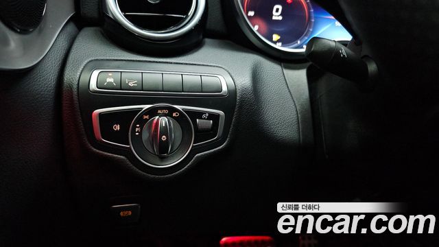 Mercedes-Benz C-Class 2020 — photo 25