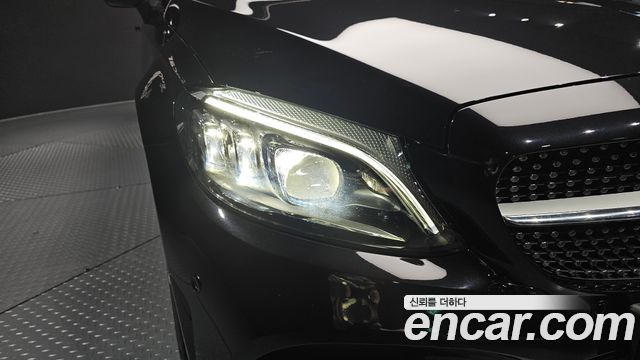 Mercedes-Benz C-Class 2020 — photo 8