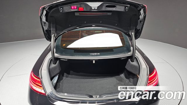 Mercedes-Benz C-Class 2020 — photo 32