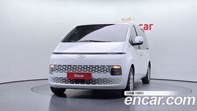 Hyundai Staria 2023 — photo 3