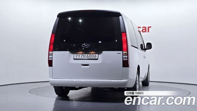 Hyundai Staria 2023 — photo 4