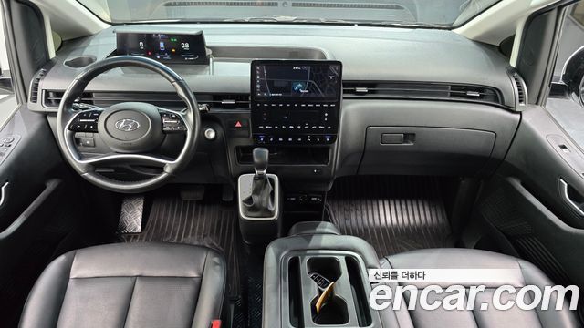 Hyundai Staria 2023 — photo 7