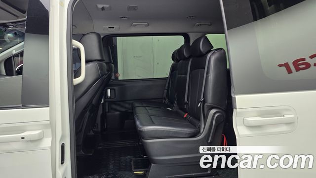 Hyundai Staria 2023 — photo 12