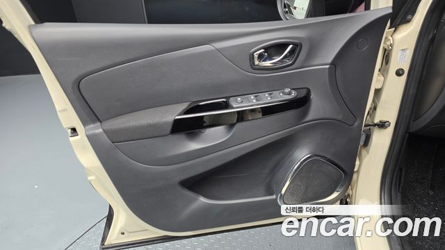 Renault Korea QM3 2016 — photo 14