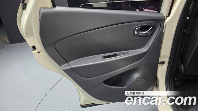 Renault Korea QM3 2016 — photo 15
