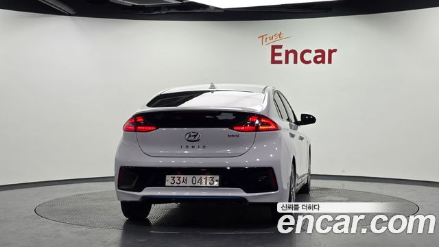Hyundai Ioniq 2016 — photo 4