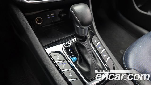 Hyundai Ioniq 2016 — photo 12
