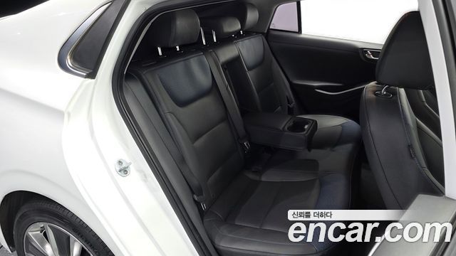 Hyundai Ioniq 2016 — photo 18