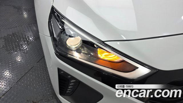 Hyundai Ioniq 2016 — photo 8