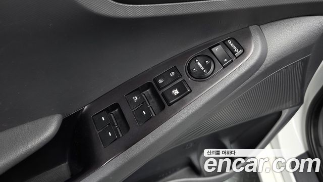 Hyundai Ioniq 2016 — photo 27