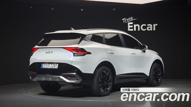Kia Sportage 2023 — photo 2