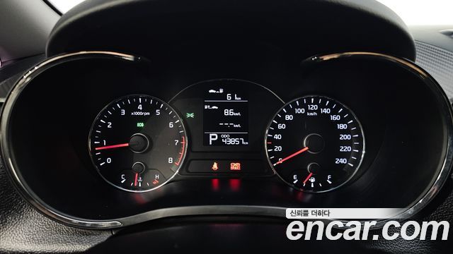 Kia K3 2013 — photo 11