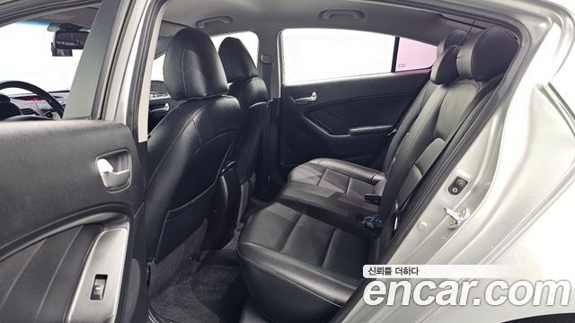 Kia K3 2013 — photo 18