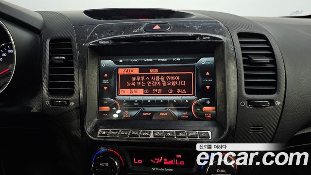 Kia K3 2013 — photo 23