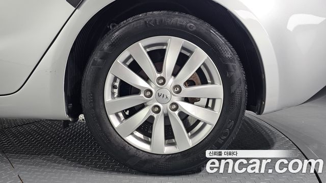 Kia K3 2013 — photo 7