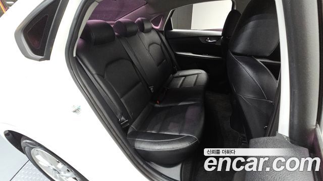 Kia K3 2020 — photo 11